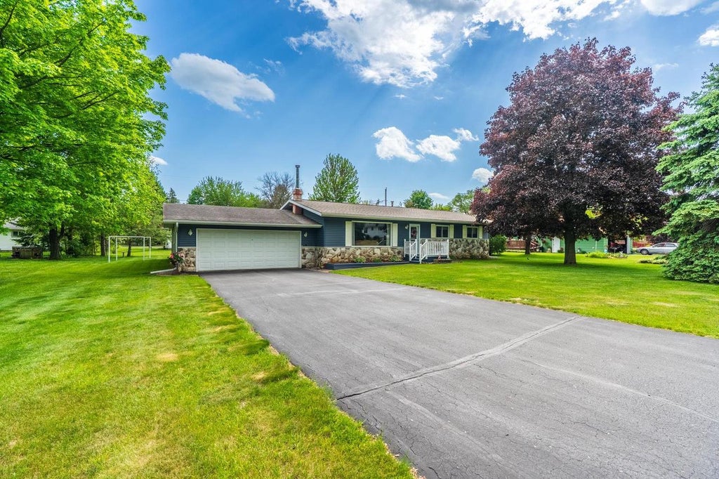 Photo of 152165 Ivy LANE, Wausau, WI 54401 (MLS # 22604644)