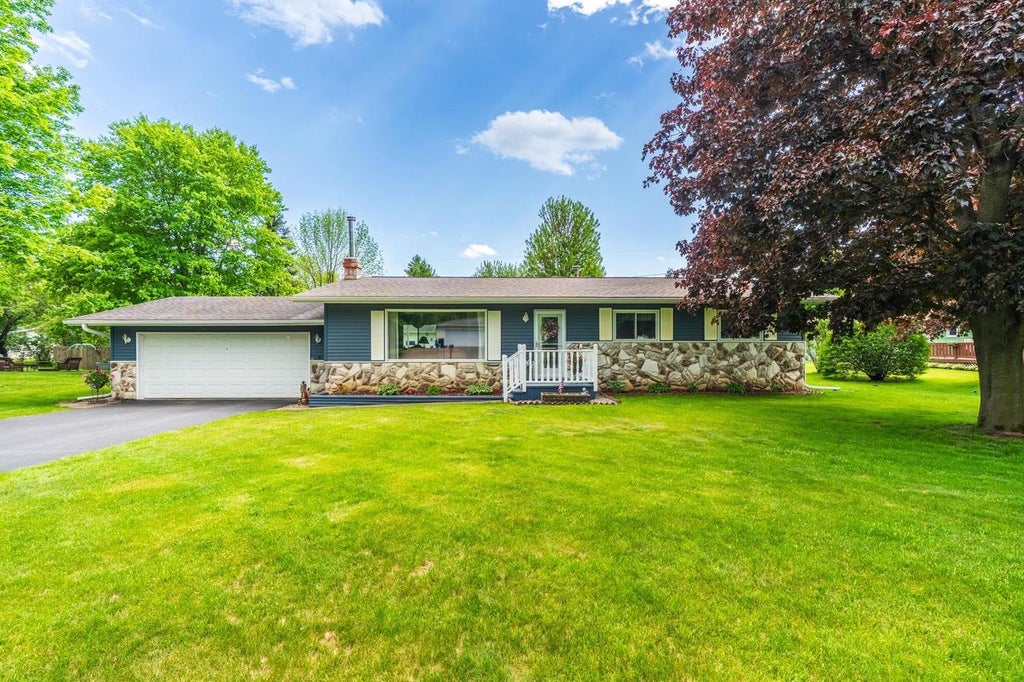 Photo of 152165 Ivy LANE, Wausau, WI 54401 (MLS # 22604644)