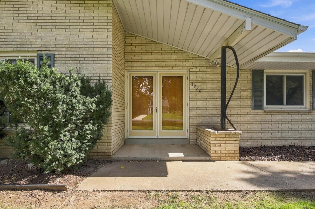 Photo of 3920 Fiebrantz DRIVE, Brookfield, WI 53005 (MLS # 1982202)