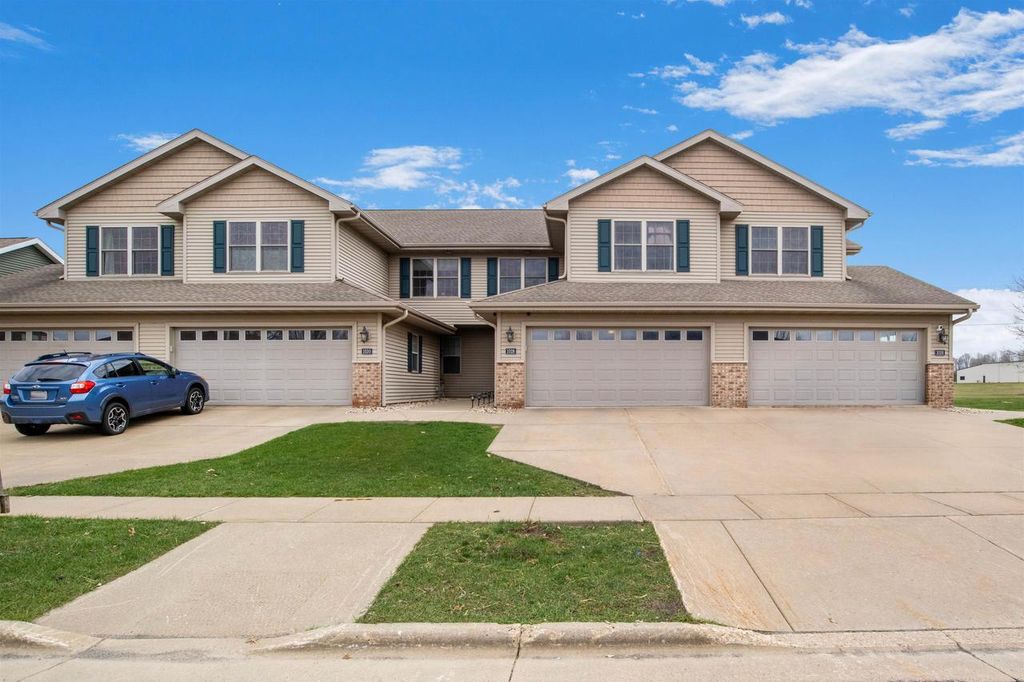 Photo of 1028 20th STREET #3, Prairie Du Sac, WI 53578 (MLS # 2021014)