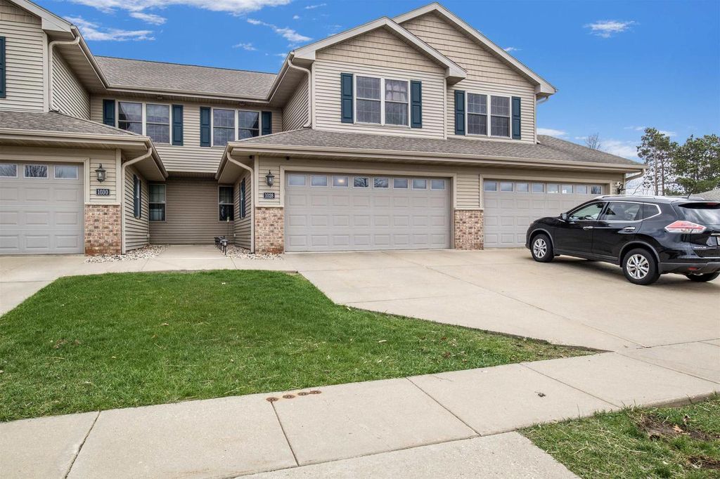 Photo of 1028 20th STREET #3, Prairie Du Sac, WI 53578 (MLS # 2021014)