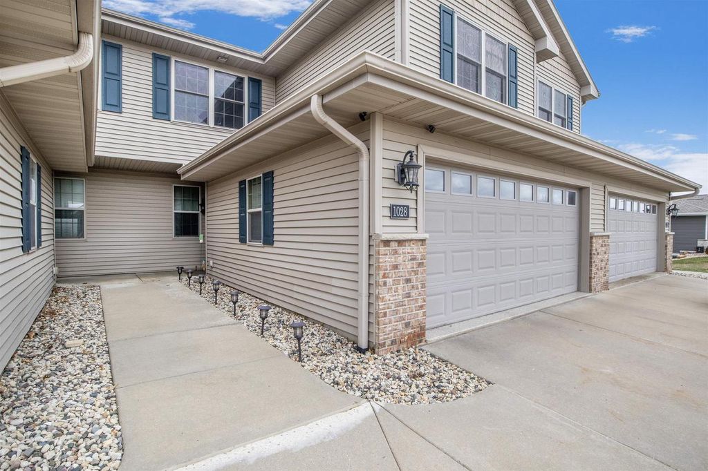 Photo of 1028 20th STREET #3, Prairie Du Sac, WI 53578 (MLS # 2021014)
