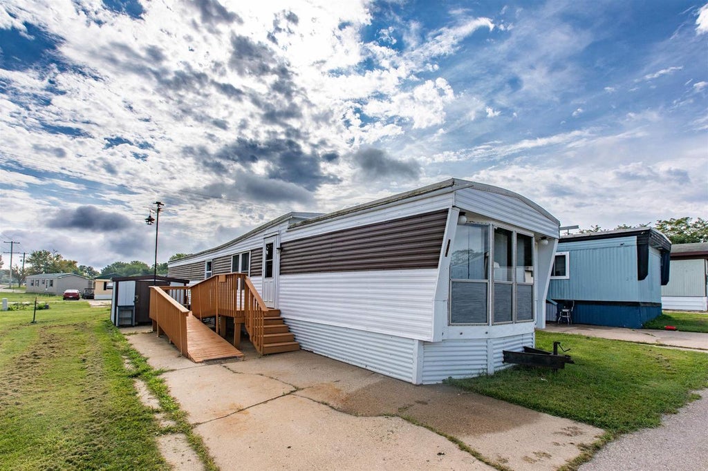 Photo of 202 2nd STREET, Dodgeville, WI 53533 (MLS # 2032295)