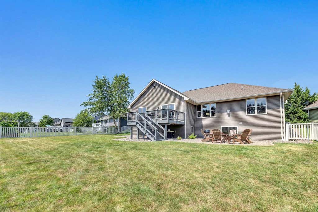 Photo of 651 Pebblestone CIRCLE, Hobart, WI 54155 (MLS # 50330371)