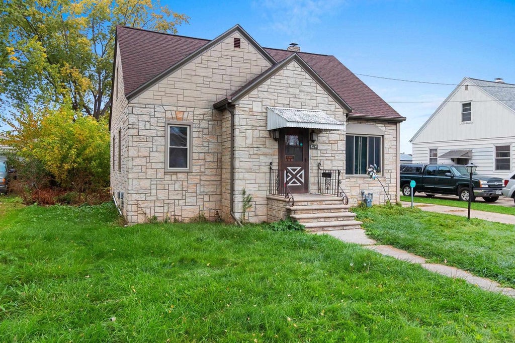 Photo of 814 Mullet PLACE, Green Bay, WI 54304 (MLS # 50334491)