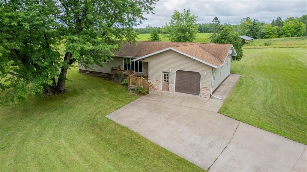 Photo of 5426 S Darrow ROAD, Superior, WI 54880 (MLS # 6122742)