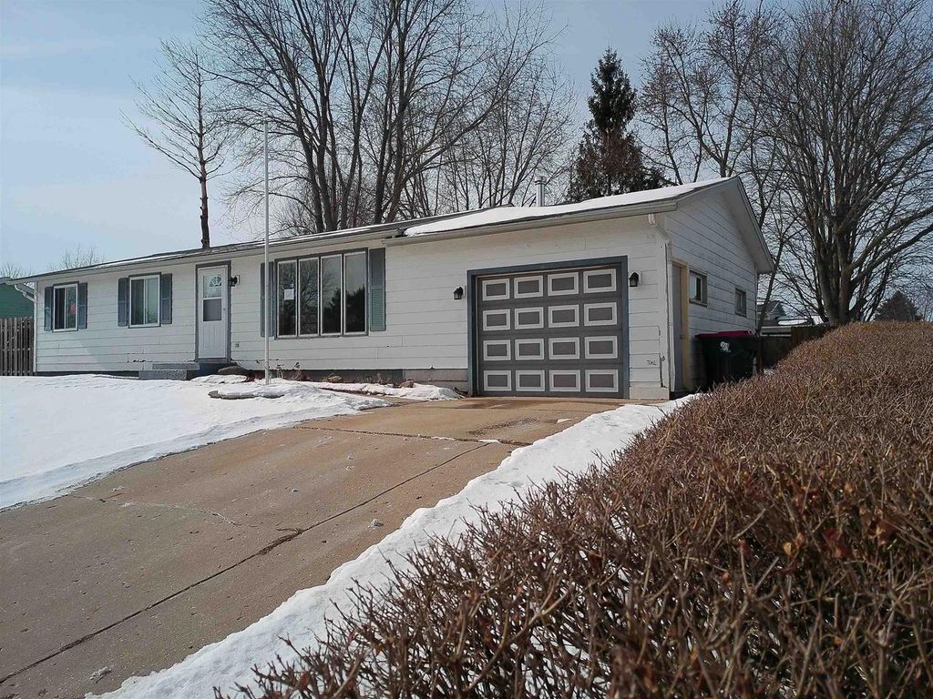 Photo of 502 Arthur DRIVE, Clinton, WI 53525 (MLS # 2016260)