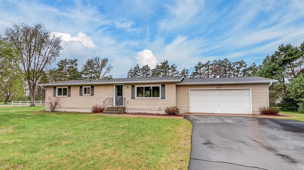 Photo of 6150 S Sun Dance PLACE, Eau Claire, WI 54701 (MLS # 1600280)