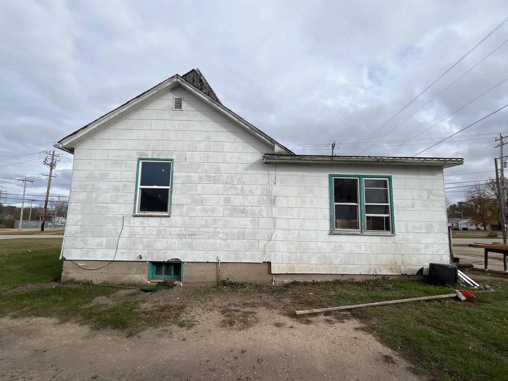 Photo of 109 N Richmond STREET, Gillett, WI 54124 (MLS # 50330460)