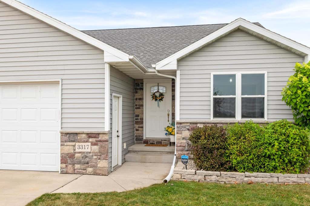 Photo of 3317 Buchanan ROAD, Kaukauna, WI 54130 (MLS # 50329874)