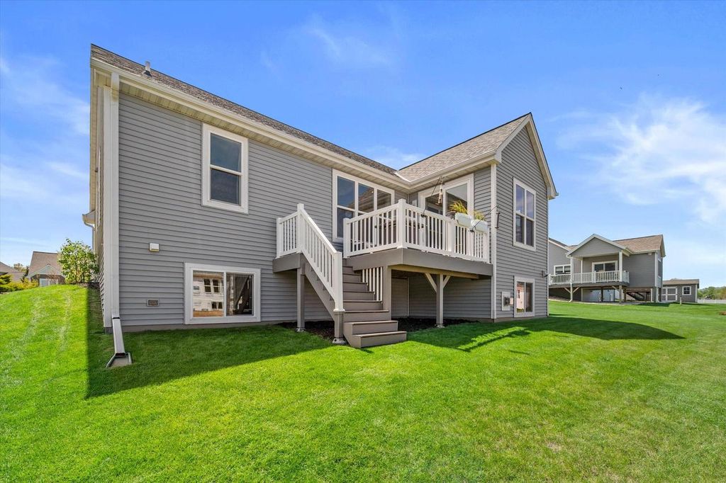 Photo of 723 Autumn Ridge LANE, Hartford, WI 53027 (MLS # 1961423)