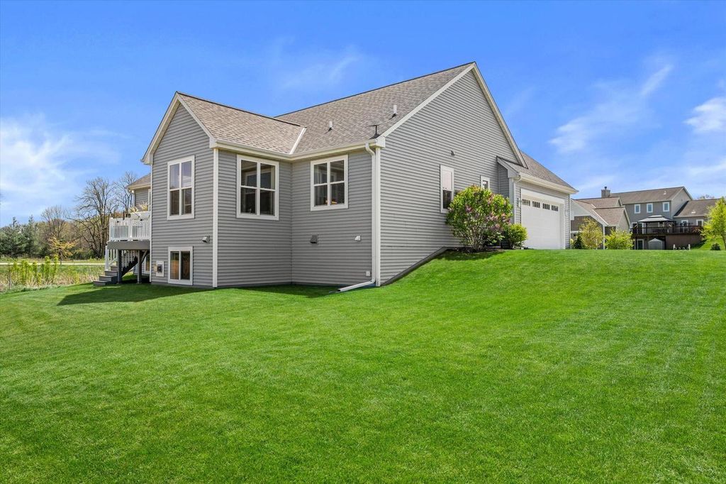 Photo of 723 Autumn Ridge LANE, Hartford, WI 53027 (MLS # 1961423)