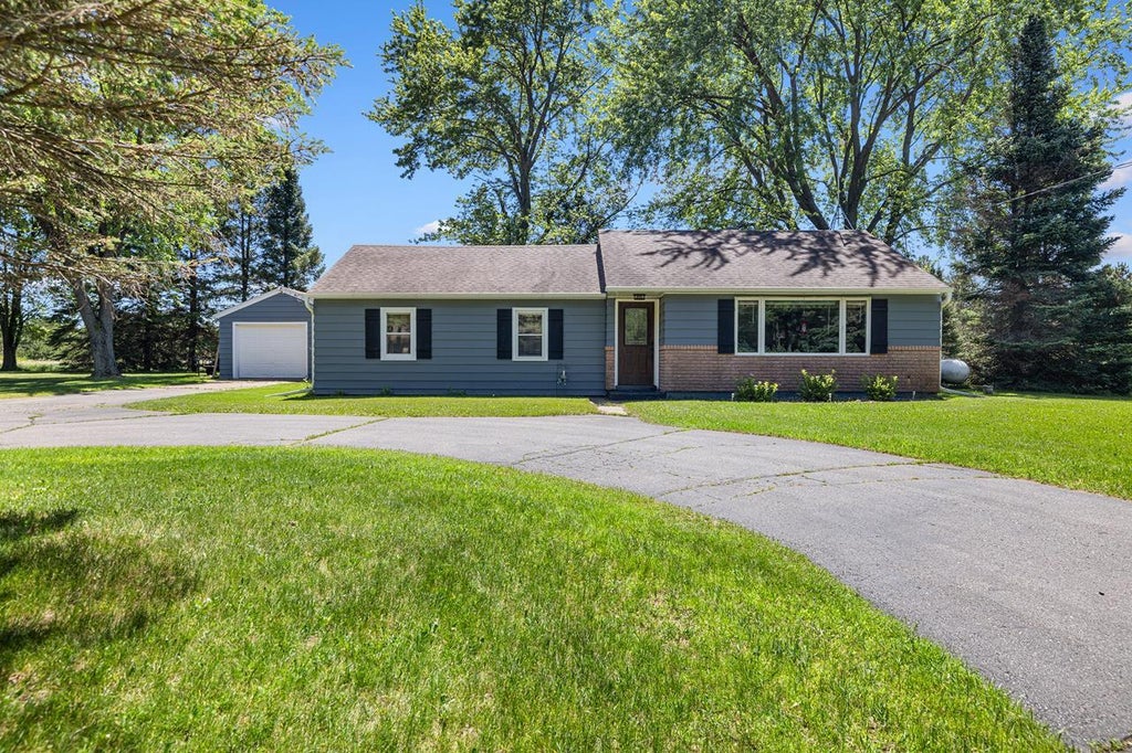 Photo of 143561 County Road Nn, Marathon, WI 54448 (MLS # 22602937)