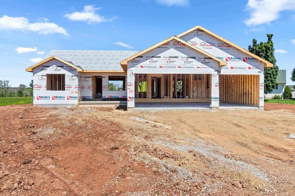 Photo of 535 Dogwood COURT, New London, WI 54961 (MLS # 50327839)
