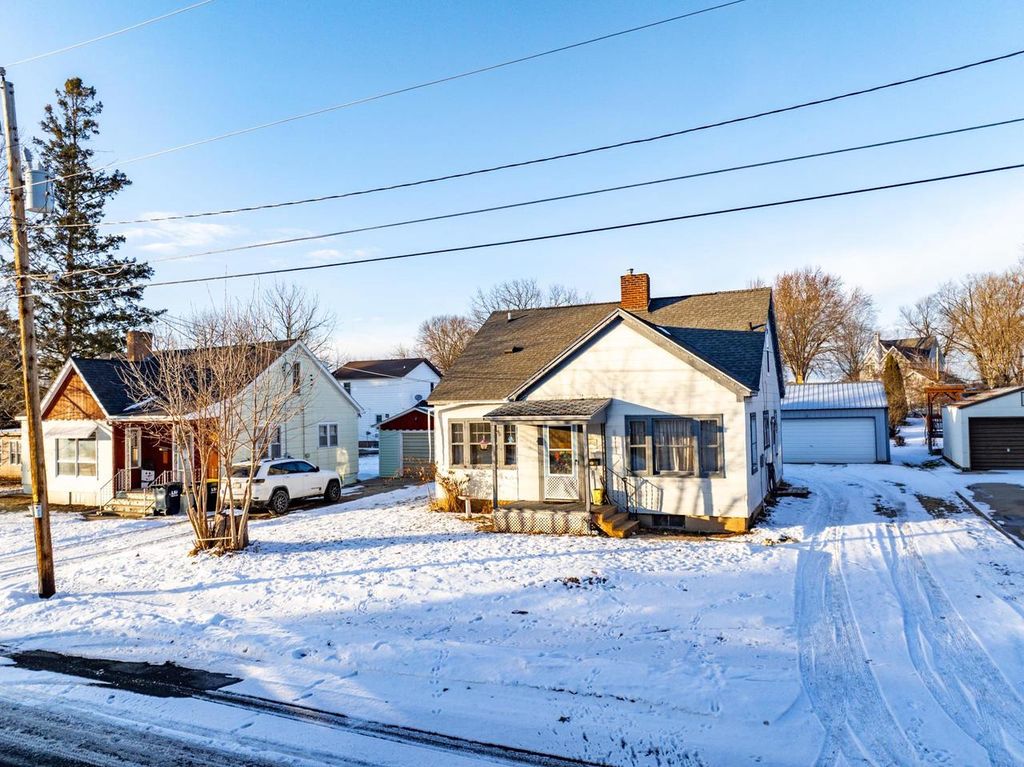 Photo of 129 Wisconsin STREET, Mauston, WI 53948 (MLS # 2015941)