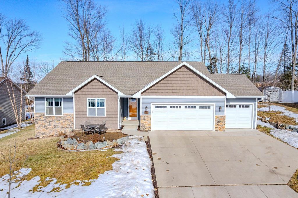 Photo of 6610 Sarissa DRIVE, Wausau, WI 54401 (MLS # 22600711)