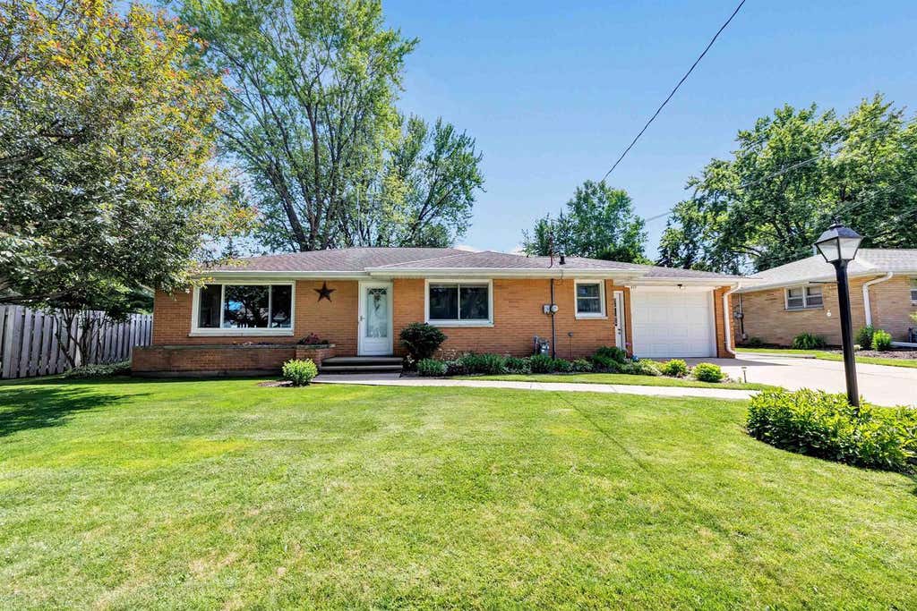Photo of 833 Spruce STREET, De Pere, WI 54115 (MLS # 50328051)