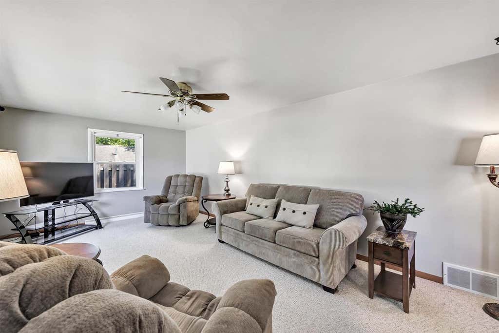 Photo of 833 Spruce STREET, De Pere, WI 54115 (MLS # 50328051)