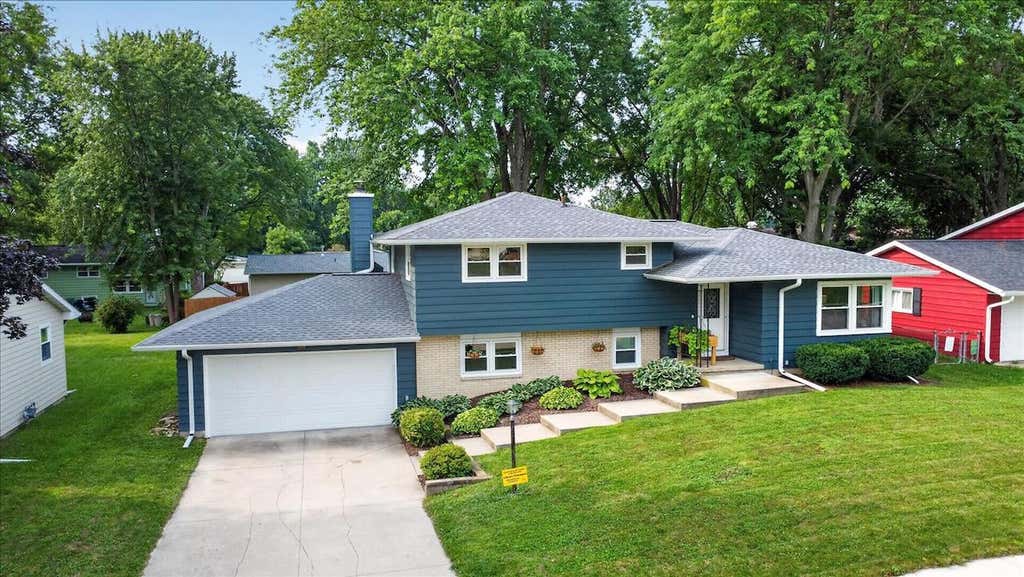 Photo of 929 Ring STREET, Sun Prairie, WI 53590 (MLS # 2031182)
