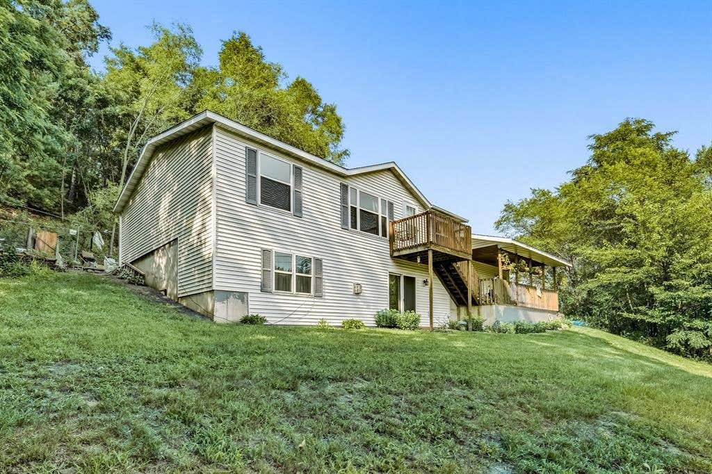 Photo of 1318 S Gooder AVENUE, Eau Claire, WI 54703 (MLS # 1604140)