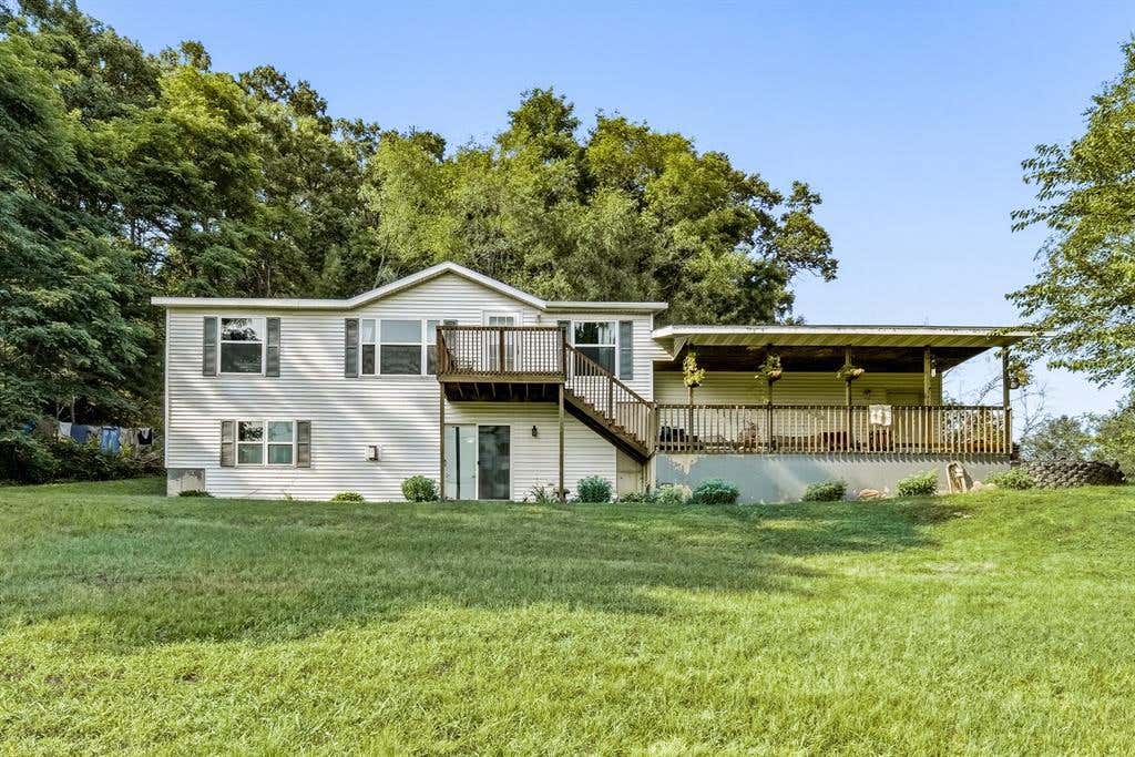 Photo of 1318 S Gooder AVENUE, Eau Claire, WI 54703 (MLS # 1604140)
