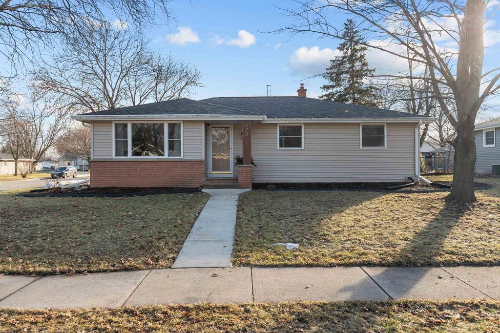 Photo of 978 Evans STREET, Neenah, WI 54956 (MLS # 50320011)