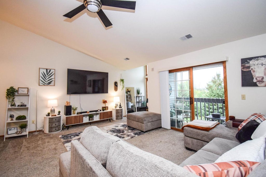Photo of 859 Quinlan DRIVE #H, Pewaukee, WI 53072 (MLS # 1981054)