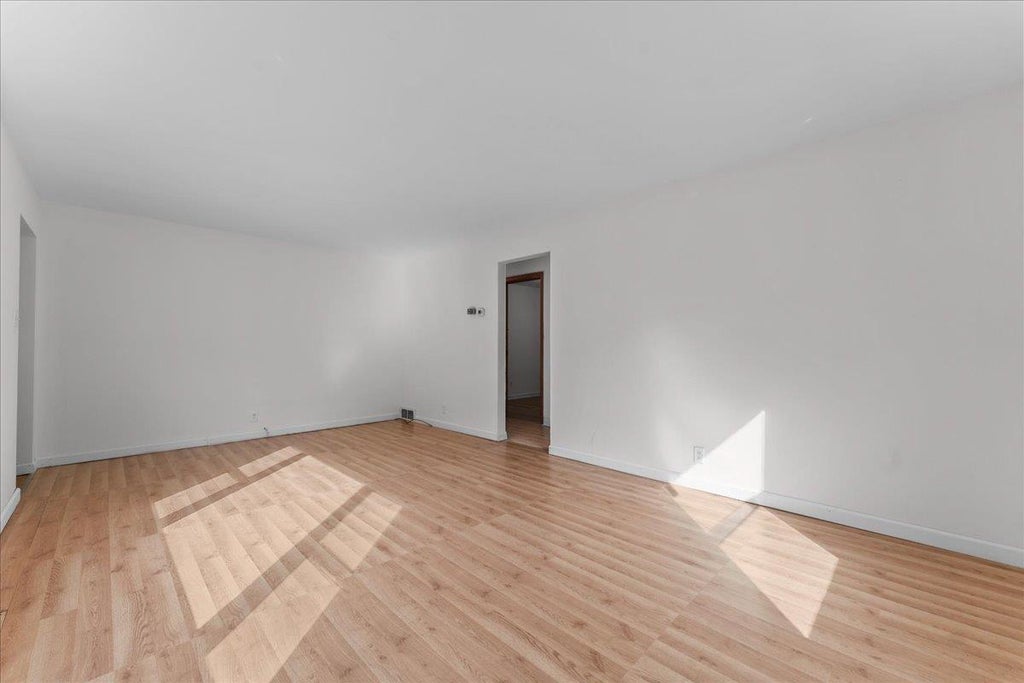 Photo of 1917 Farlin AVENUE, Green Bay, WI 54302 (MLS # 50332365)