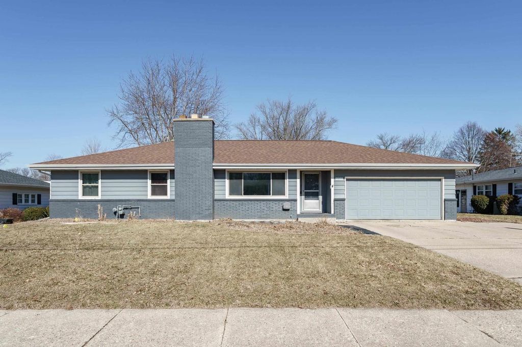 Photo of 2211 Ruger AVENUE, Janesville, WI 53545 (MLS # 2017446)