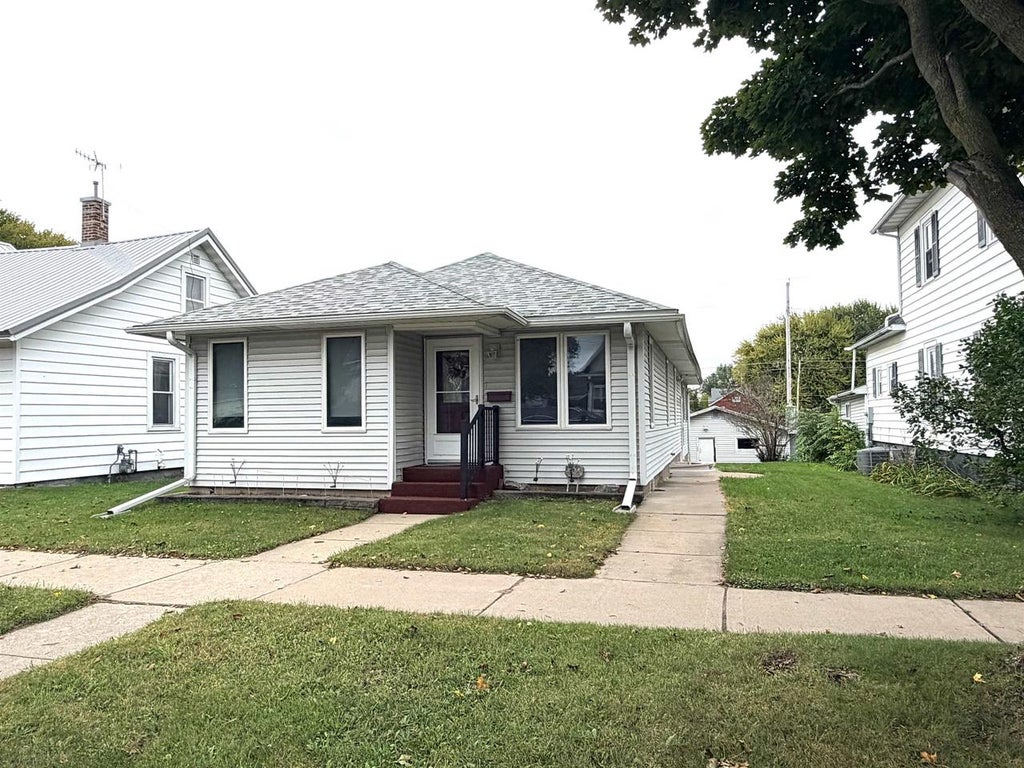 Photo of 404 Kilbourn AVENUE, Tomah, WI 54660 (MLS # 2034007)