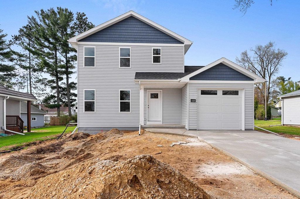 Photo of 112 E Law STREET, New London, WI 54961 (MLS # 50324874)