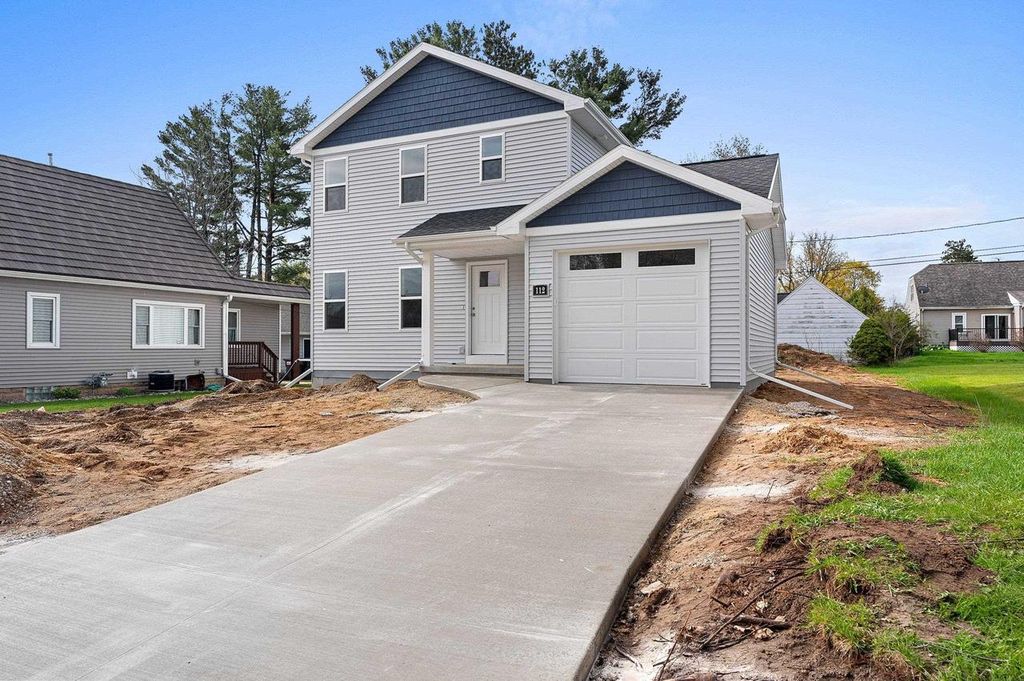 Photo of 112 E Law STREET, New London, WI 54961 (MLS # 50324874)