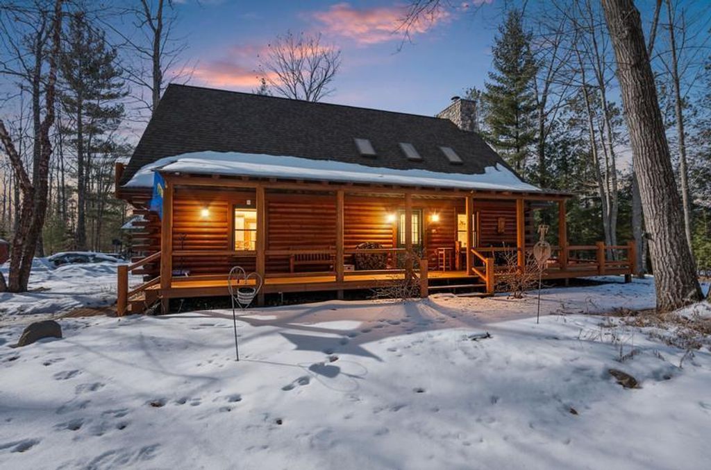 Photo of 15549 Spur LANE, Mountain, WI 54149 (MLS # 50321423)