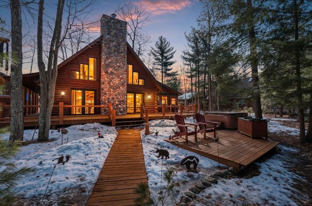 Photo of 15549 Spur LANE, Mountain, WI 54149 (MLS # 50321423)