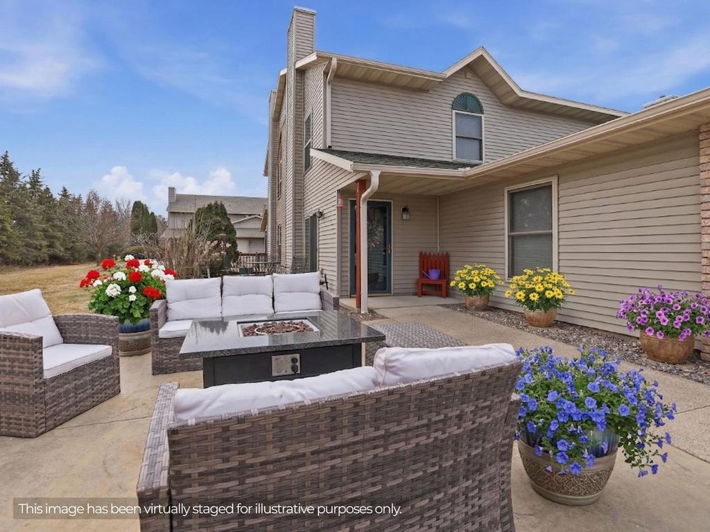 Photo of 262 White Oak AVENUE, Plover, WI 54467 (MLS # 22600461)