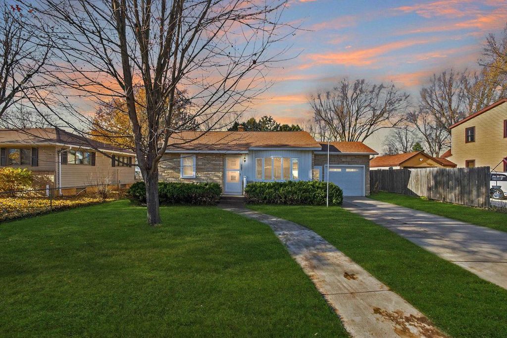 Photo of 1751 Smith STREET, Wisconsin Rapids, WI 54494 (MLS # 22505440)