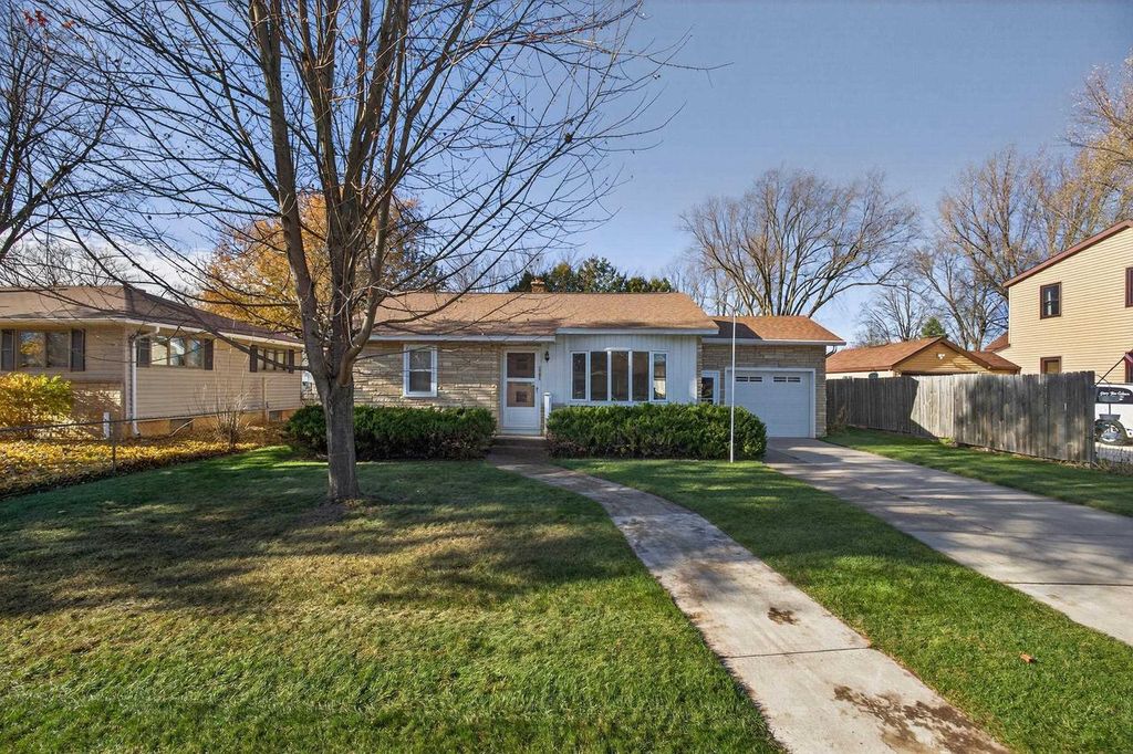 Photo of 1751 Smith STREET, Wisconsin Rapids, WI 54494 (MLS # 22505440)