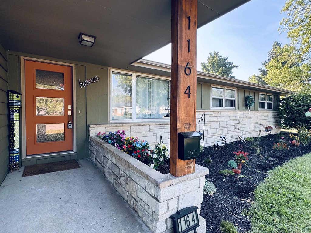 Photo of 1164 Ontario DRIVE, Janesville, WI 53545 (MLS # 2029624)