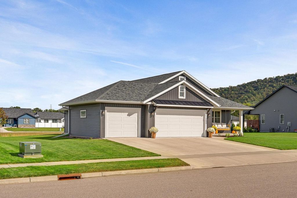 Photo of 1605 Waxwing LANE, Holmen, WI 54636 (MLS # 1954726)