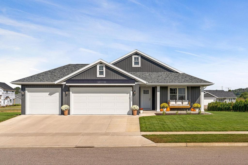 Photo of 1605 Waxwing LANE, Holmen, WI 54636 (MLS # 1954726)