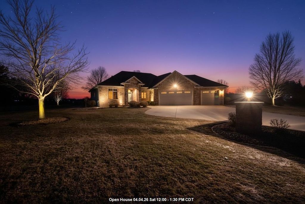 Photo of 2660 Whitegate TRAIL, De Pere, WI 54115 (MLS # 50322910)