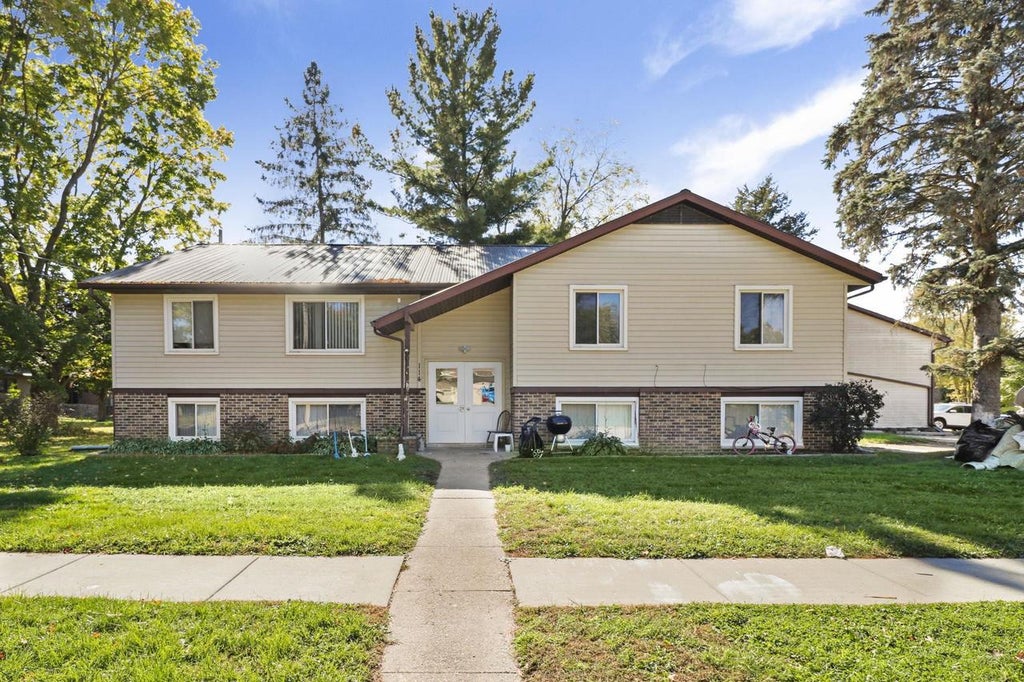 Photo of 114 W Grant STREET, Poynette, WI 53955 (MLS # 2031693)
