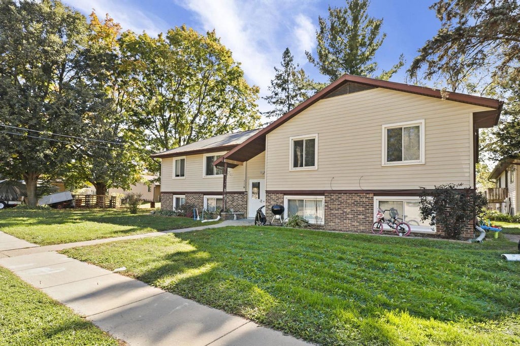 Photo of 114 W Grant STREET, Poynette, WI 53955 (MLS # 2031693)