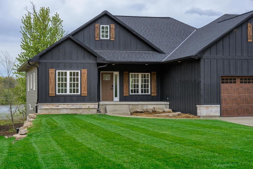 Photo of W647 Oak Shore DRIVE, Fall River, WI 53932 (MLS # 2019980)