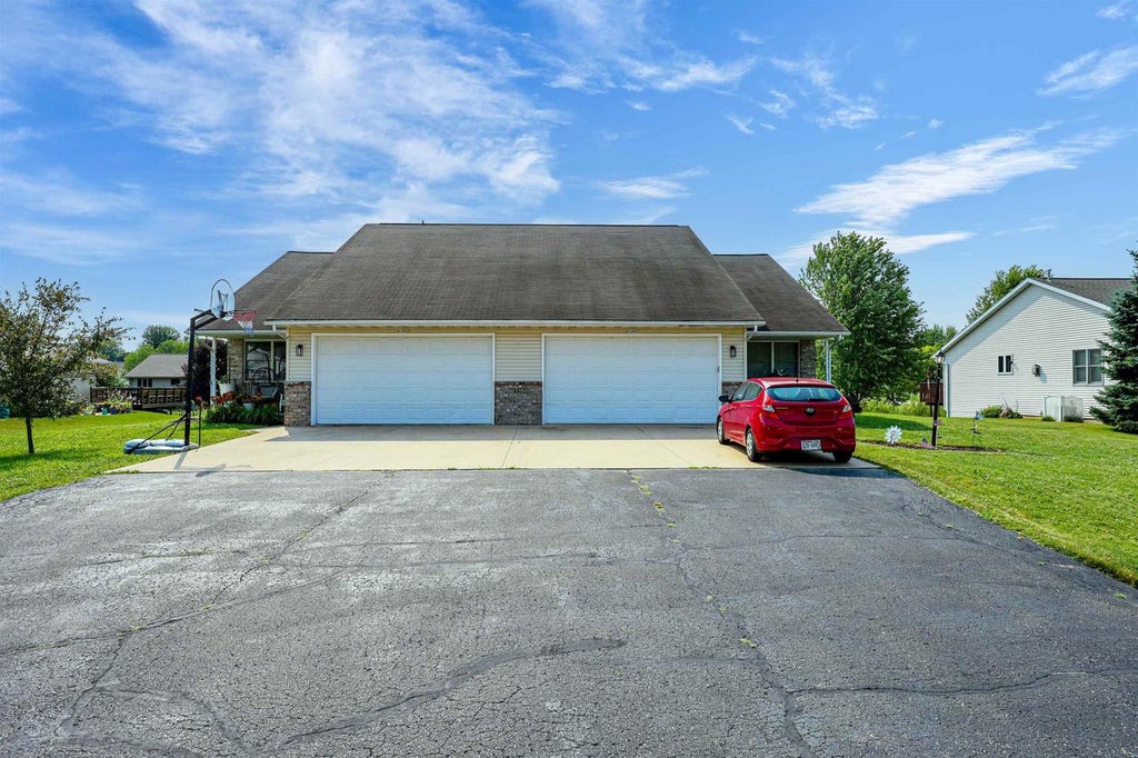Photo of N1844 Lily Of The Valley COURT, Greenville, WI 54942 (MLS # 50330360)
