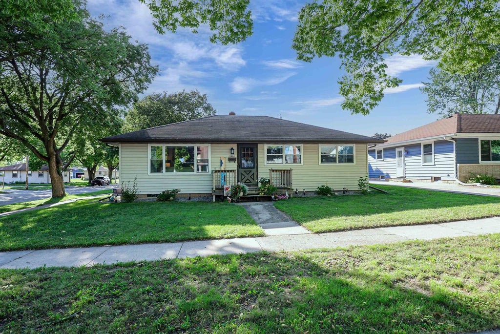 Photo of 352 S Joseph STREET, Kimberly, WI 54136 (MLS # 50332607)