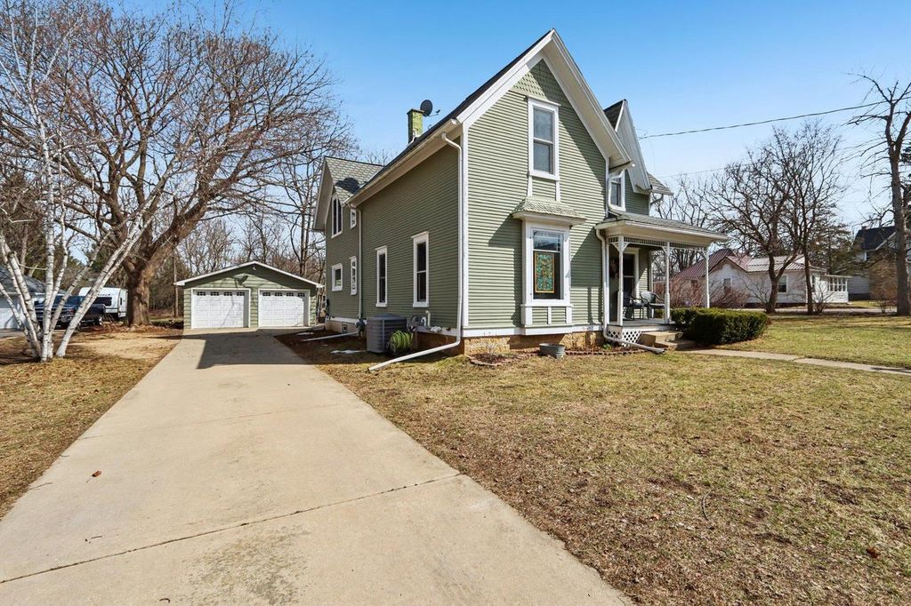 Photo of 725 S Main STREET, Poynette, WI 53955 (MLS # 2018019)