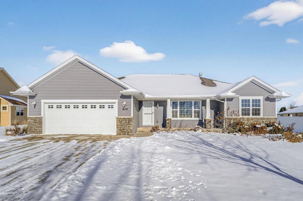 Photo of 1479 Aviator COURT, De Pere, WI 54115 (MLS # 50318971)