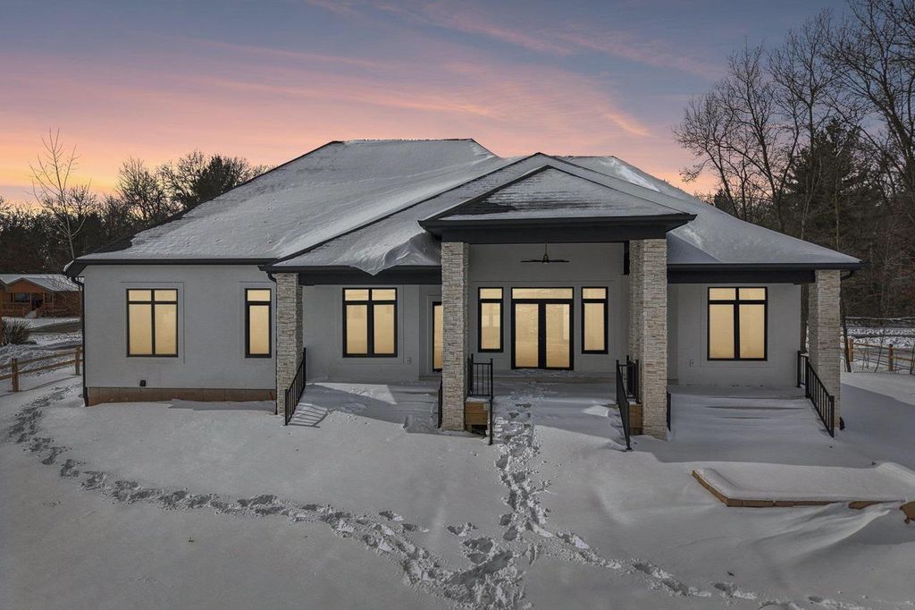 Photo of 320 Oakbrook DRIVE, Wisconsin Dells, WI 53965 (MLS # 2018892)