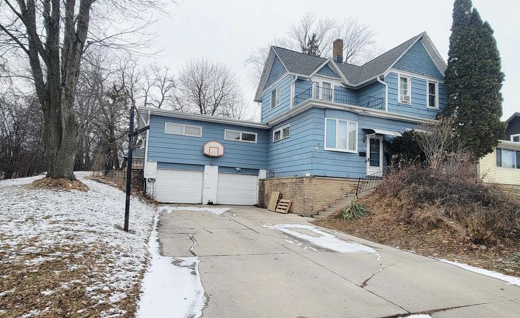 Photo of 636 N 25th STREET, Sheboygan, WI 53081 (MLS # 50321675)